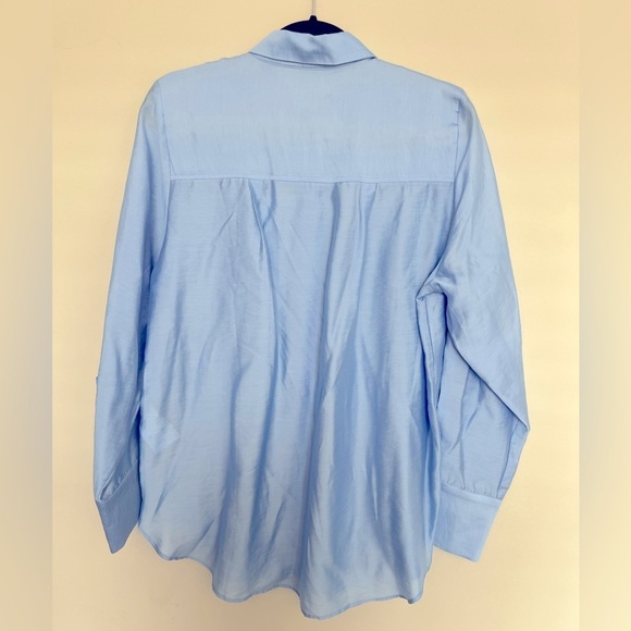 🍭 H&M Light Blue button down shirt Size XS - Picture 2 of 4